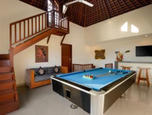 Echo Beach Townhouses - 5