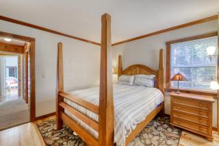 Casual and Cute Cabin Near the Lake - Tahoe Vista - 5