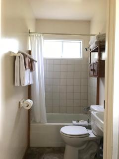 Driftwood Village Cottages - Sturdies Bay - 8
