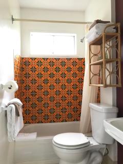 Driftwood Village Cottages - Sturdies Bay - 7