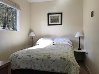 Driftwood Village Cottages - Sturdies Bay - 6