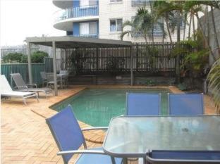 Surfcomber on the Beach - Maroochydore - 6