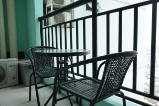 Elegant and Comfy 1BR Green Central City Glodok Apartment By Travelio - Jakarta - 4