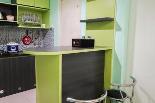 Elegant and Comfy 1BR Green Central City Glodok Apartment By Travelio - Jakarta - 8