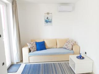 Apartment Nika, 4*, 2-bedroom, barbecue - Baška - 4