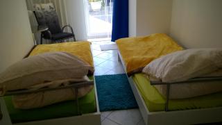 51381Leverkusen Ferienwo - Monteurwo - Bungalow - 6 Pers. - drei Zim je 2 Betten - löffelfertig -Zur Sonnenblume - 3