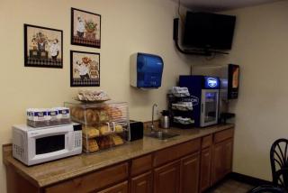 Travelodge by Wyndham Elko NV - 1