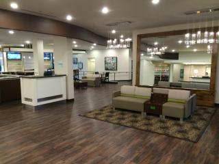 Holiday Inn Greensboro Coliseum by IHG - Greensboro - 2