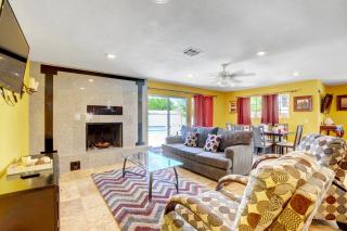 Las Vegas Elegance! Pool Table & Sparkling Pool! Home - 1