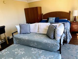 Vacation Rental Studios at Royal Garden Waikiki - 2