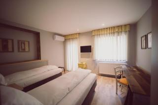 Villa Piazzetta - Bacău - 4