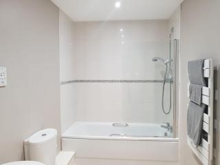 Modern Leamington City Centre Apartment - Leamington Spa - 2