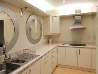 Modern Leamington City Centre Apartment - Leamington Spa - 1