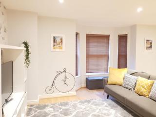 Modern Leamington City Centre Apartment - Leamington Spa - 6