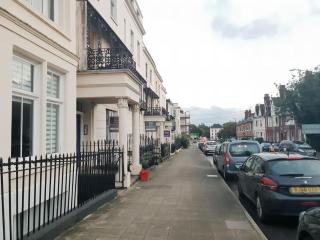 Modern Leamington City Centre Apartment - Leamington Spa - 8
