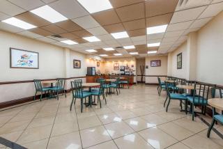Econo Lodge Downtown - Louisville - 7