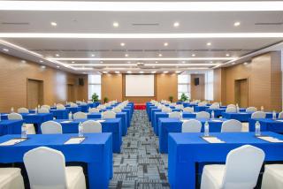 Holiday Inn Express Chengdu West Gate by IHG - 1