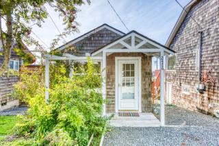 Baerfoot Bungalow - Cannon Beach - 0