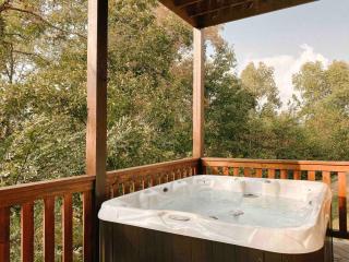 Splash of Moonshine -heated indoor pool, hot tub, arcade game room - Pigeon Forge - 9