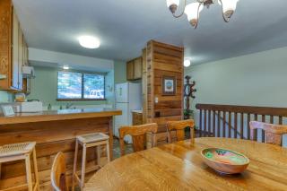 Huntington Lair Condominium - Lakeshore - 2