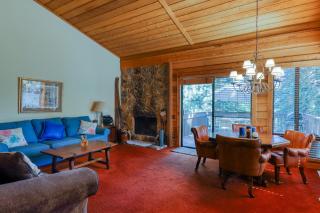 Huntington Lair Condominium - Lakeshore - 7