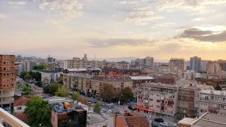 Spacious Downtown Apartment with a City View - Prishtinë - 2