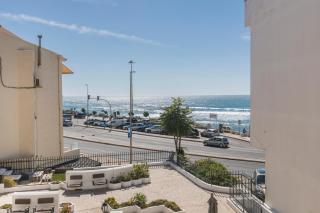 Cozy Seaview Apartment - 8