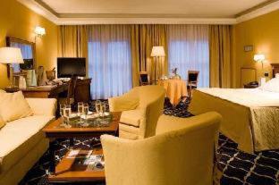 Ramada by Wyndham Naples - 7