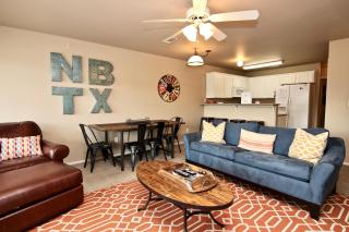 Riverside Retreat - New Braunfels - 9