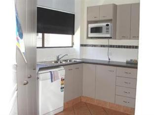 Casablanca Beachfront Apartments - Caloundra - 6
