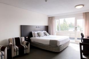St Ives Apartments - 2
