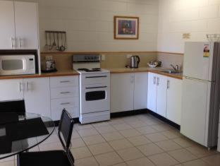 Palm View Holiday Apartments - 3