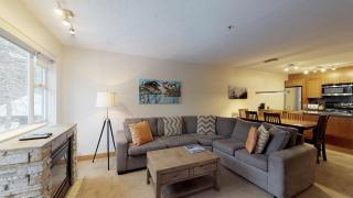 Glaciers Lodge by Outpost Whistler - Whistler - 9