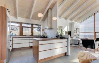 Three-Bedroom Holiday Home Bjert With Sea View 08 - 1
