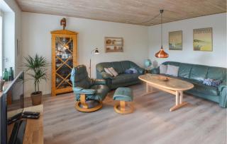 3 Bedroom Cozy Home In Fur - Fur - 1