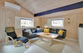 Four-Bedroom Holiday Home In Nexo - 9