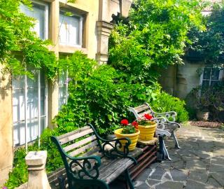 Lauras Townhouse Apartments Grand Garden Apartment - Bath - 8