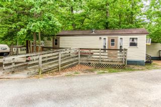 Williamsburg Camping Resort Wheelchair Accessible Park Model 7 - 9