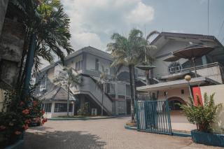 RedDoorz Plus near Pelabuhan Merak - Cilegon - 6