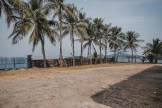 RedDoorz Plus near Pelabuhan Merak - Cilegon - 5