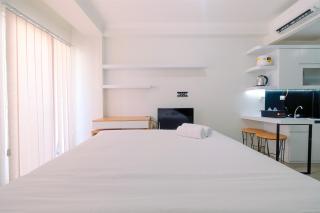 Modern and Simple Studio Signature Park Grande Apartment By Travelio - 3