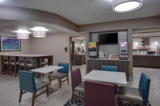 La Quinta by Wyndham Batavia - Batavia - 7