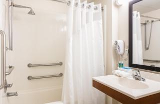 Holiday Inn Express Hotel & Suites Coralville by IHG - Coralville - 5