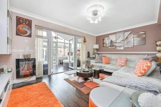 Docklands Stay, Room in Modern Spacious House - Near Excel Centre, City Airport, UEL,Sleeps 2 - Londra - 0