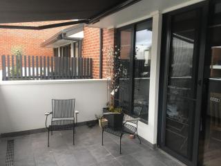 Central 1B apartment with stairs - Ballarat - 7