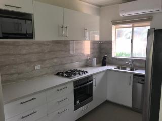 Stay in spacious, homely unit in prestigious area - Broadview - 4