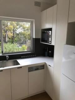 Sun-Drenched 1 Bed Studio Apartment In Newtown - Sydney - 7