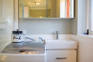 Sun-Drenched 1 Bed Studio Apartment In Newtown - Sydney - 4