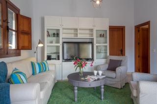 Quiet house in village center with mountains views - 2