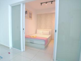Maritime Suites by Comfy - George Town - 6